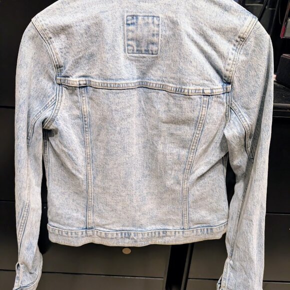 Abercrombie & Fitch Denim Light Wash Womens Jacket M NWT - Picture 7 of 8